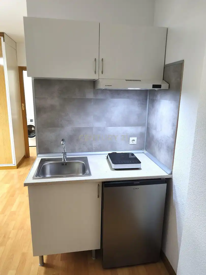 Appartamento 28 m² a Velilla de San Antonio