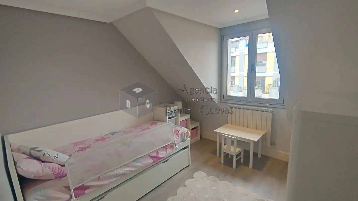 Piso de 94 m² en Oviedo