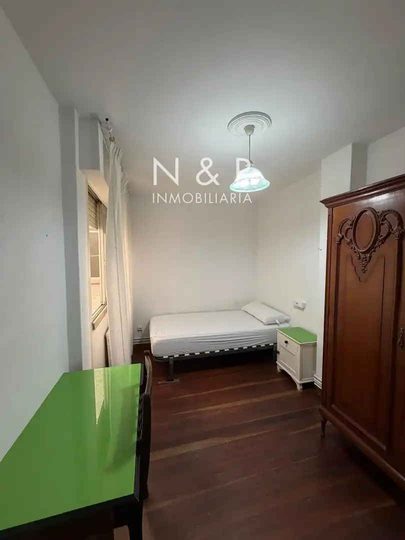 Piso de 90 m² en Santiago de Compostela