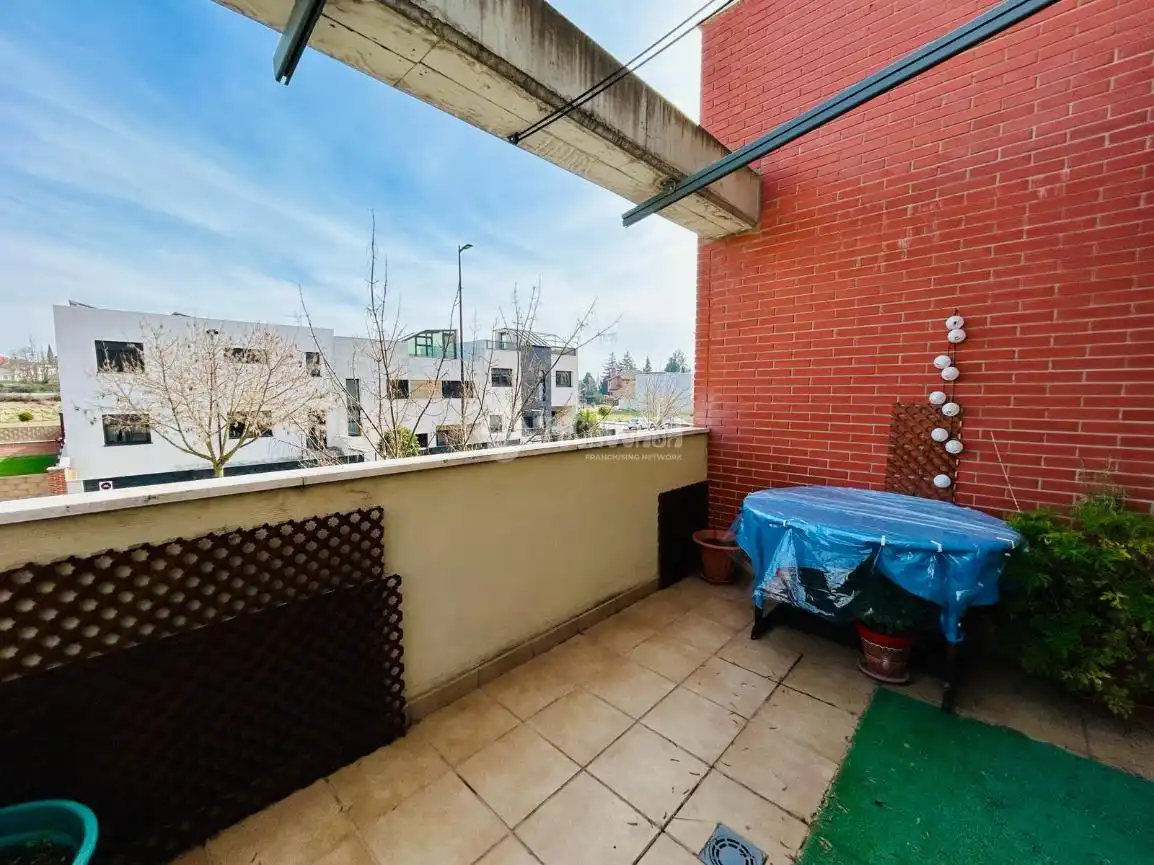 Appartamento 117 m² a Laguna de Duero