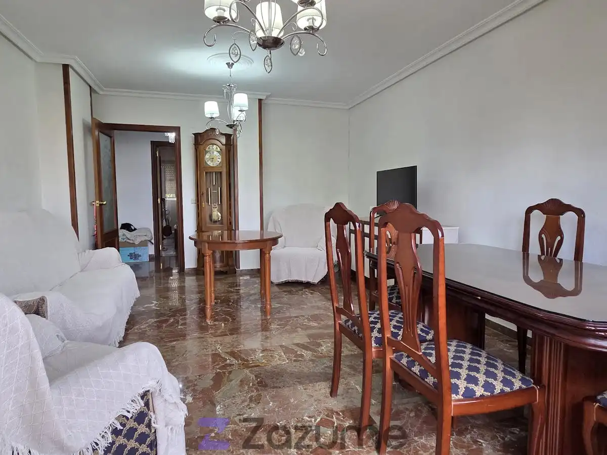 Piso de 90 m² en Jaén