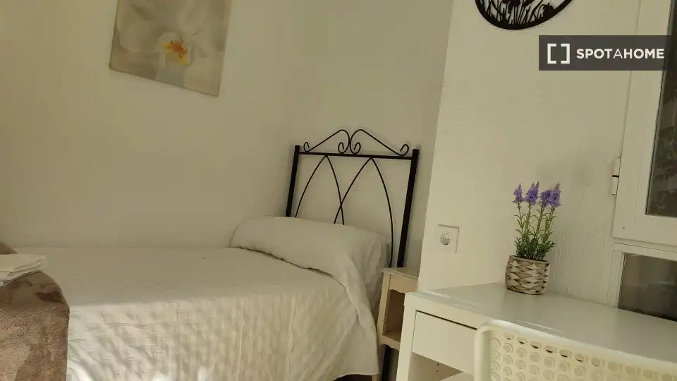 Habitación 92 m², Alicante
