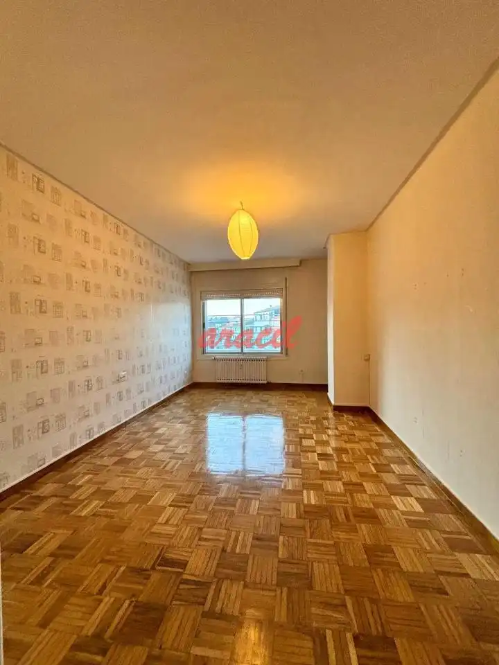Apartamento 267 m² em Ourense
