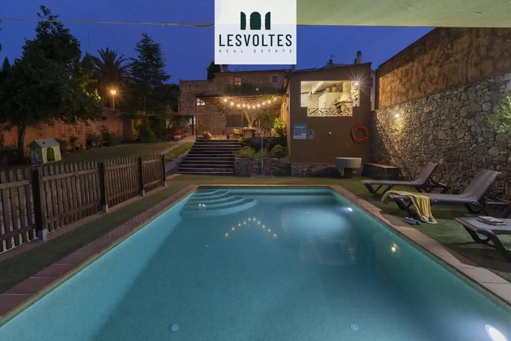 Casa de 264 m² en Forallac