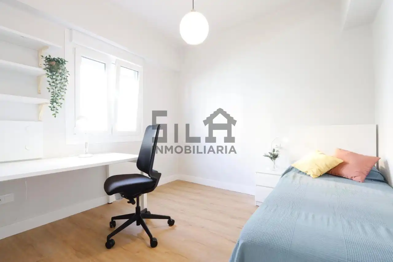 Habitación 81 m², Ourense