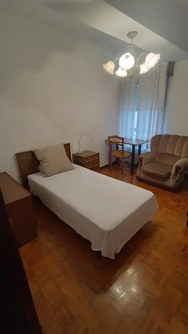 Habitación 93 m², Ourense
