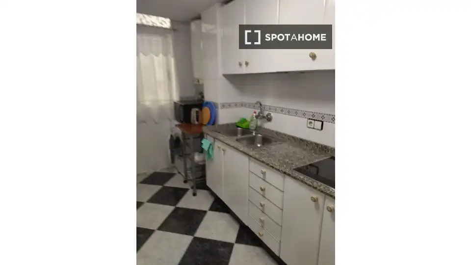 Habitación 93 m², Alicante