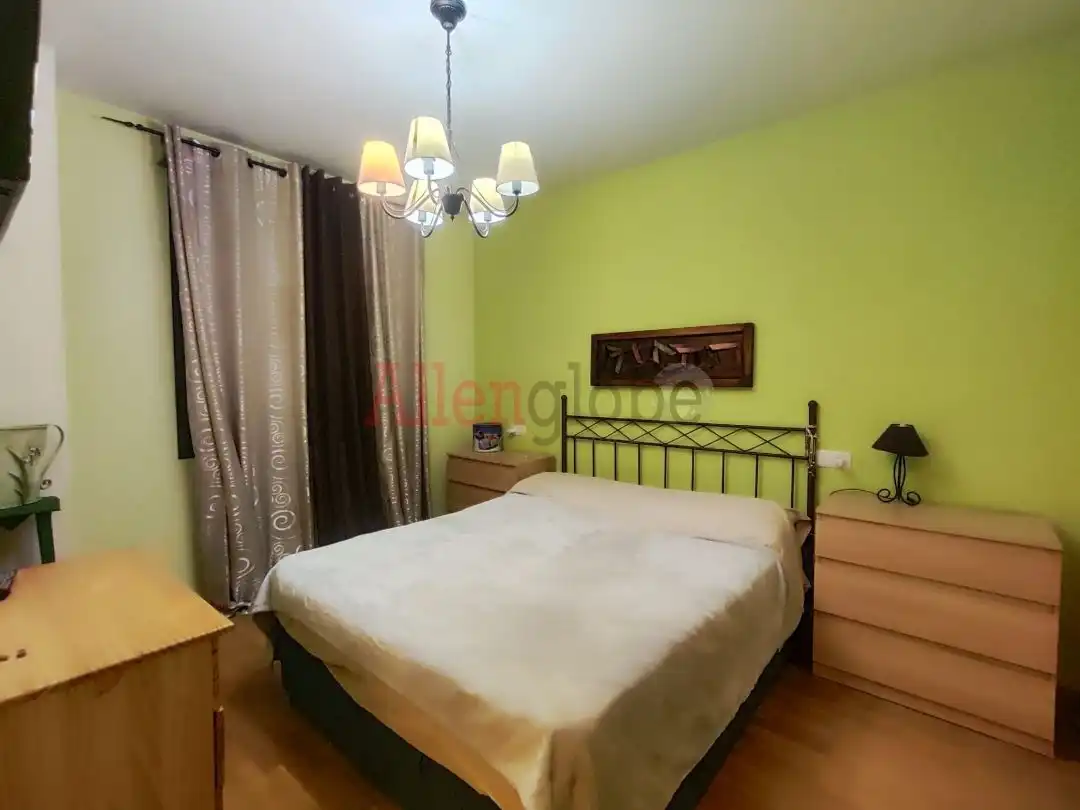 Flat 63 m² in Oviedo