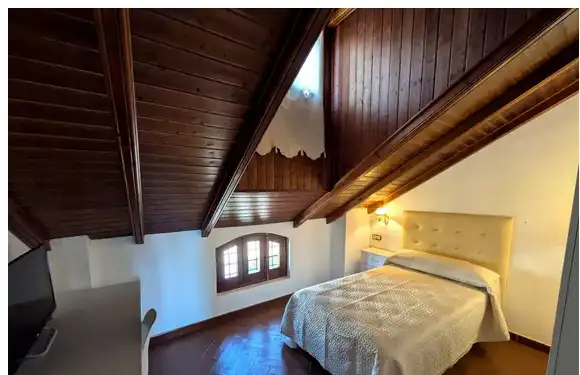 Habitación 504 m², Linares