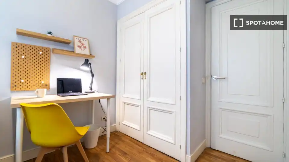 Habitación 301 m², Madrid