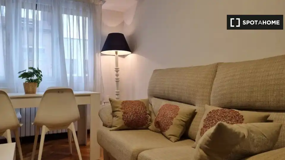 Habitación 74 m², Oviedo