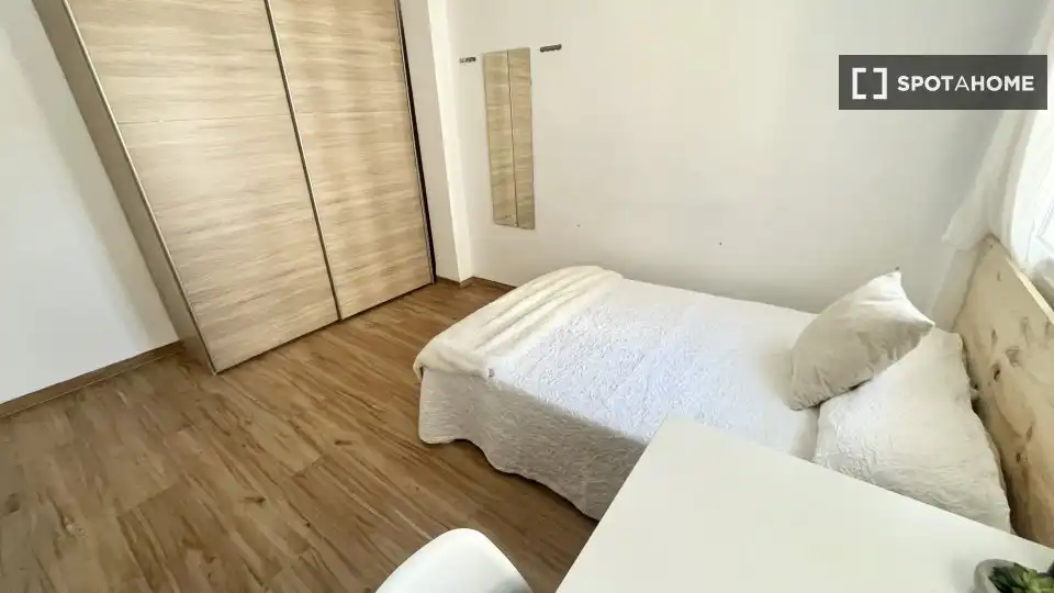 Habitación 81 m², Sevilla