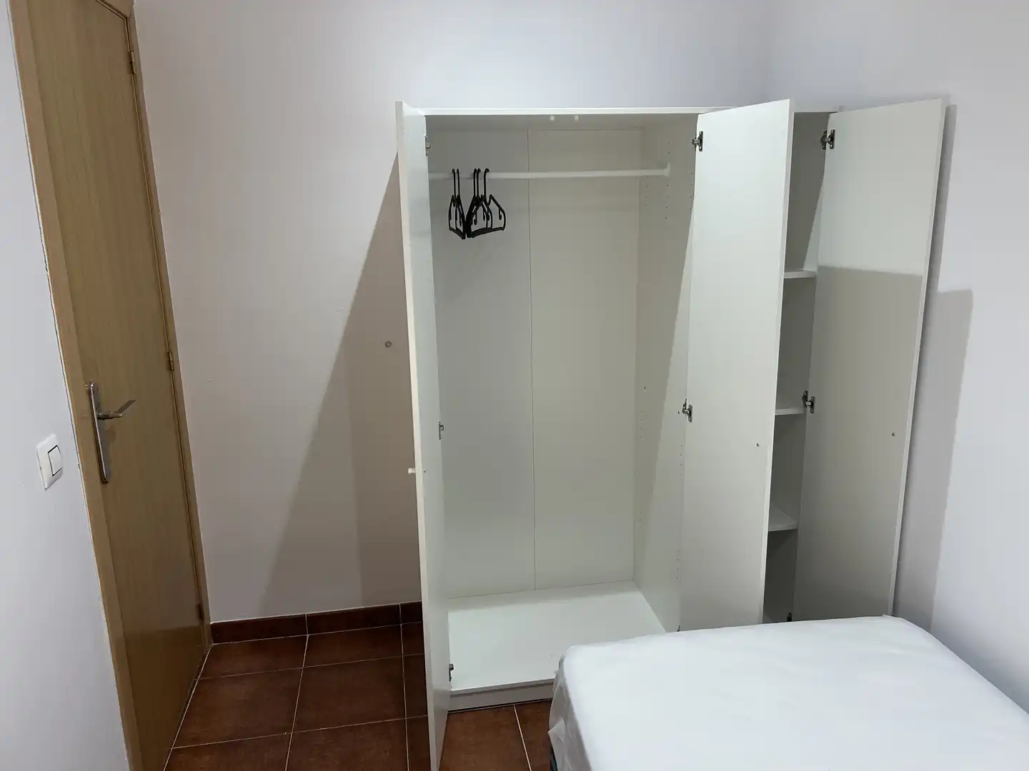 Zimmer zur Miete, Dos Hermanas