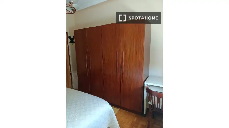 Habitación 86 m², Oviedo