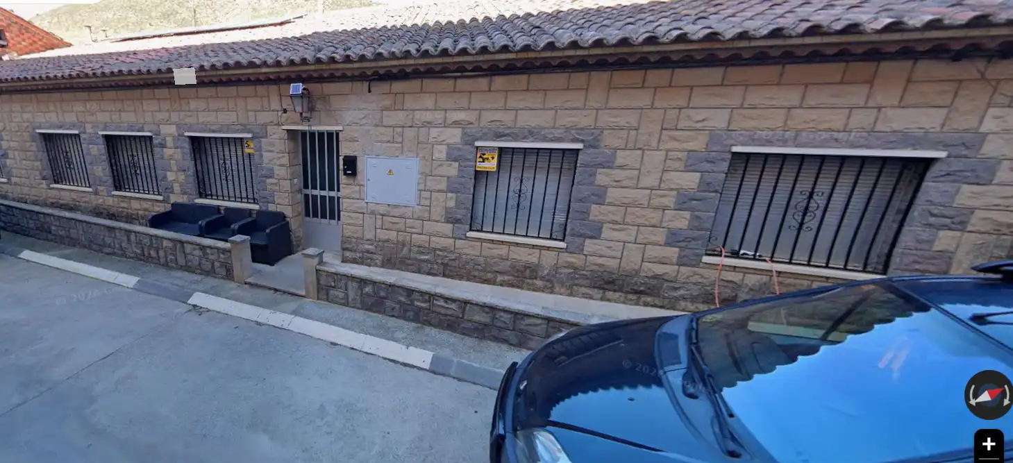 Casa de 136 m² en Alpartir