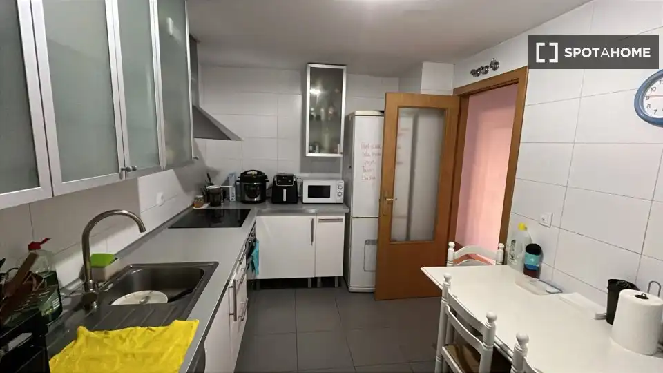 Кімната в оренду, Madrid