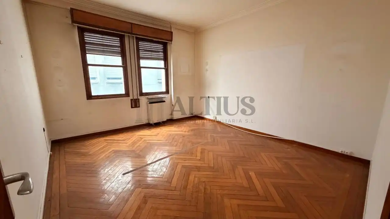 Piso de 180 m² en Santiago de Compostela