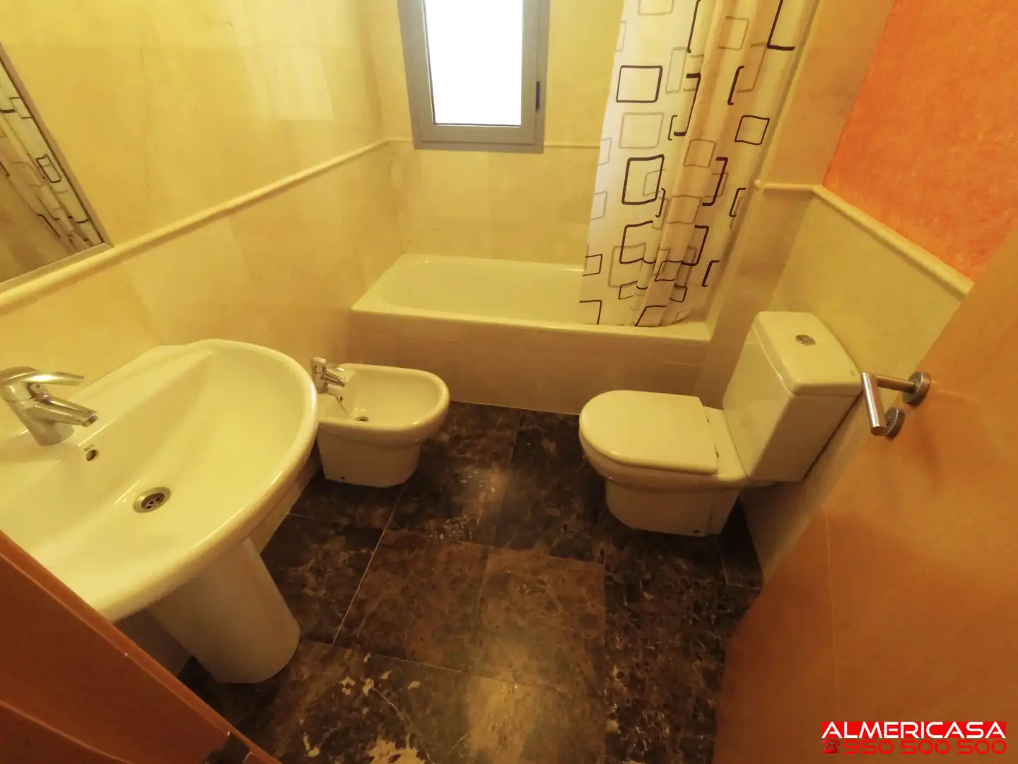 Piso de 84 m² en Almería