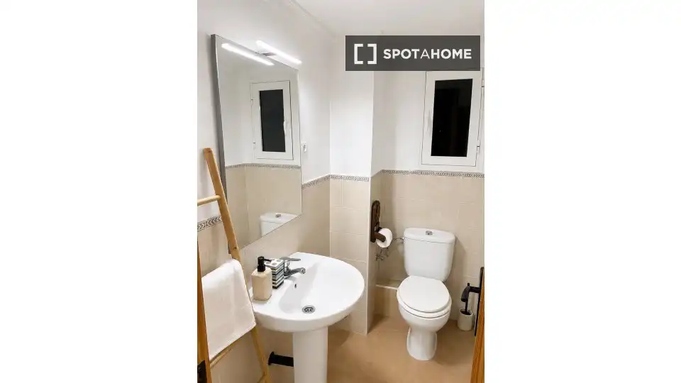 Habitación 90 m², Alicante
