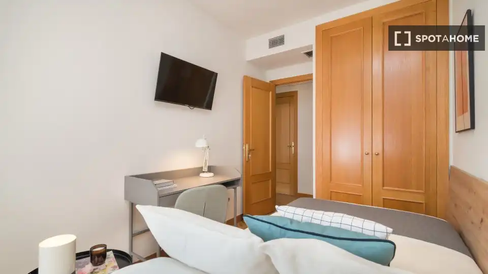 Кімната в оренду, Madrid
