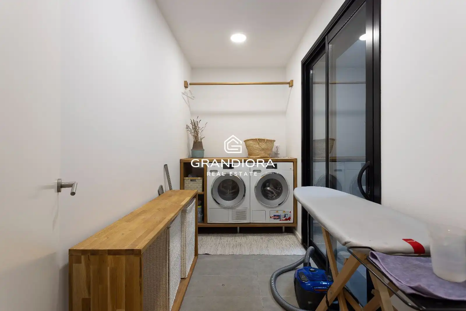 Piso de 450 m² en Población de Arroyo