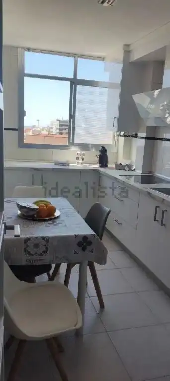 Piso de 90 m² en Almería