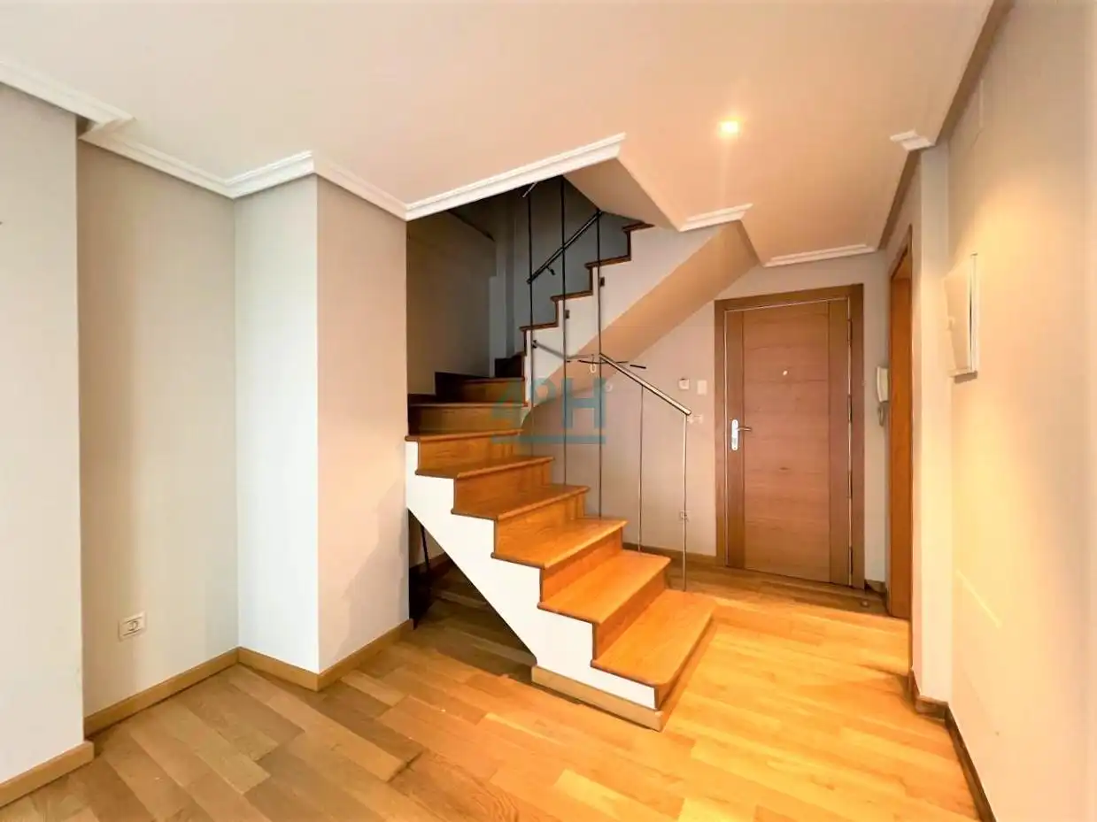 Wohnung 103 m² in Ourense