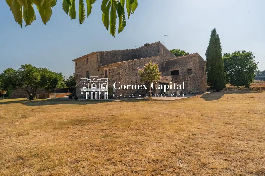 Casa de 1000 m² en Rupià
