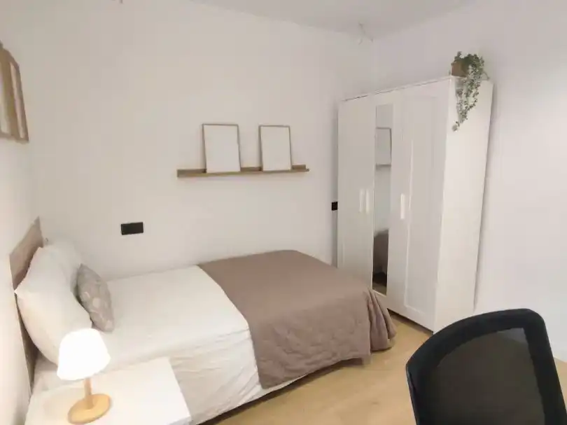 Habitación 90 m², Ávila