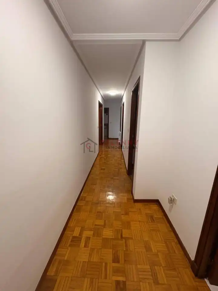 Piso de 90 m² en Ourense
