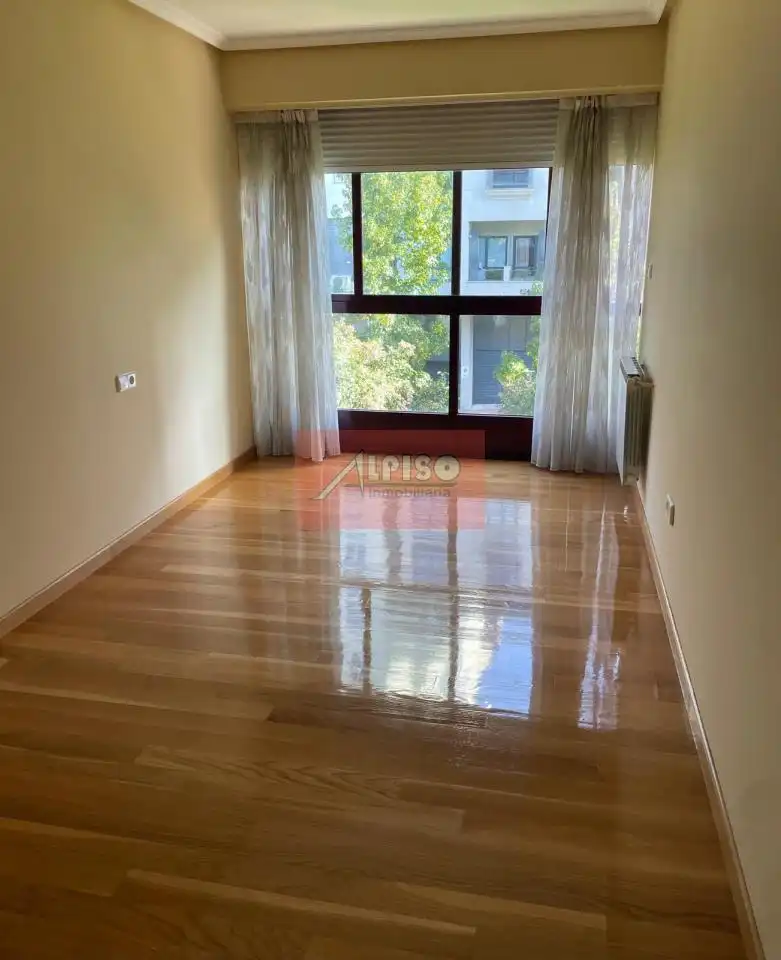 Piso de 92 m² en Ourense