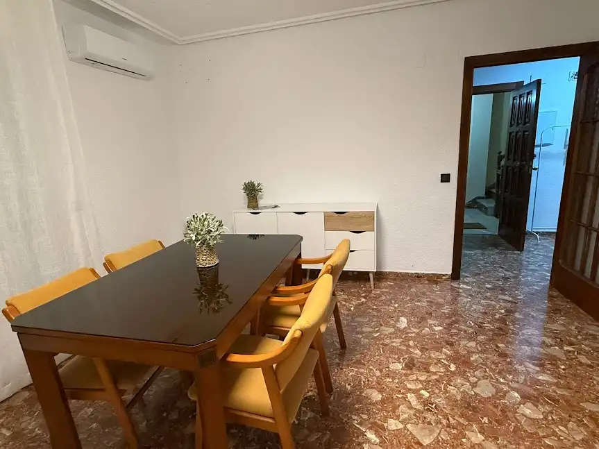 Piso de 200 m² en Linares