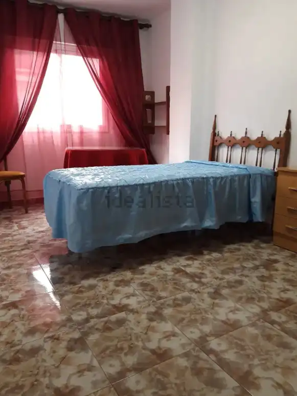 Piso de 90 m² en Granada