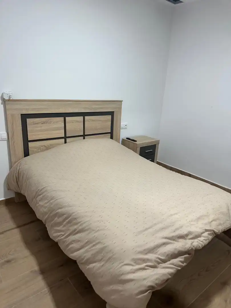 Quarto para alugar, Elda