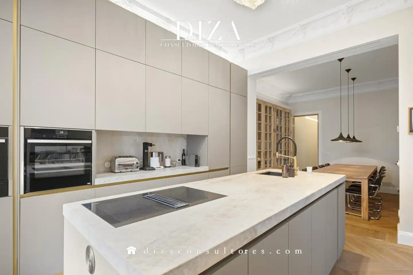 Appartamento 338 m² a Madrid