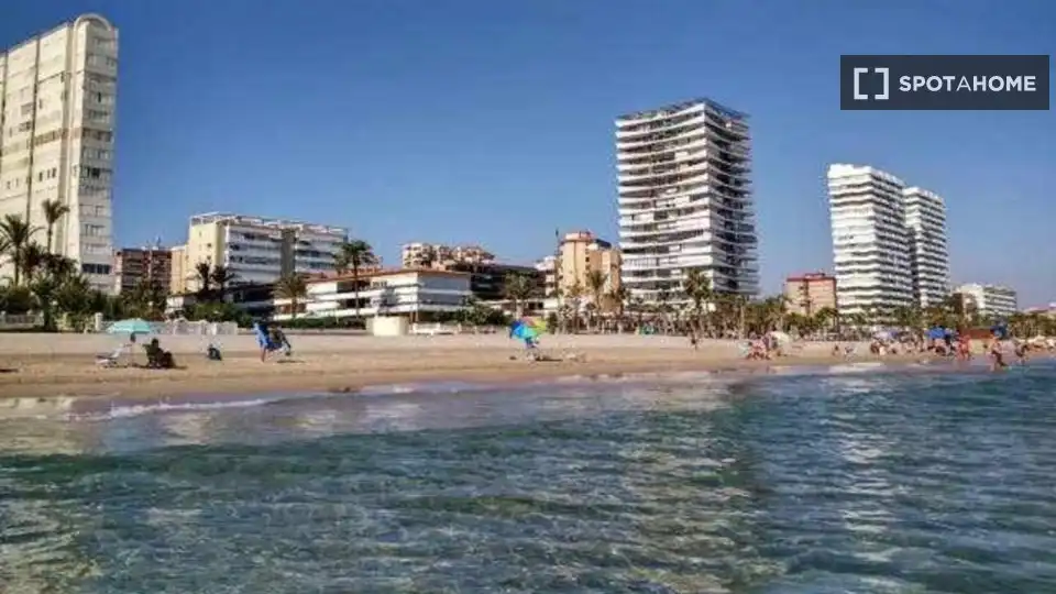 Habitación 104 m², Alicante