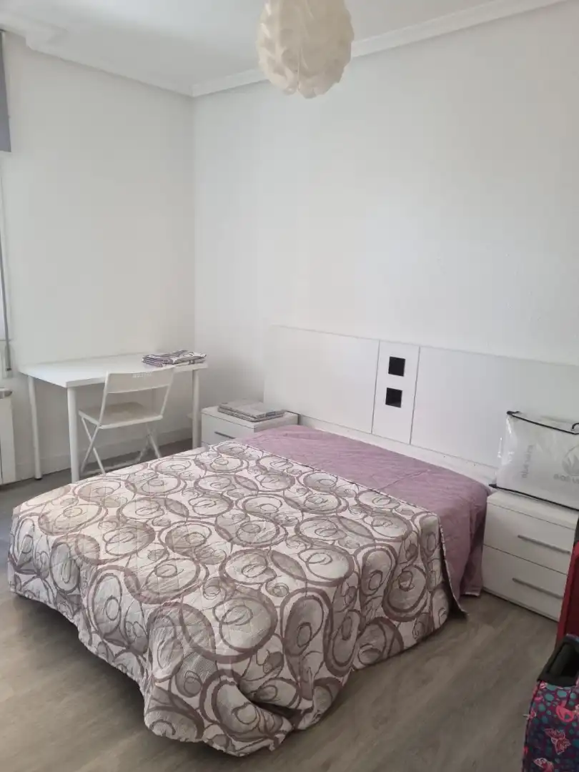 Habitació 100 m², Àvila