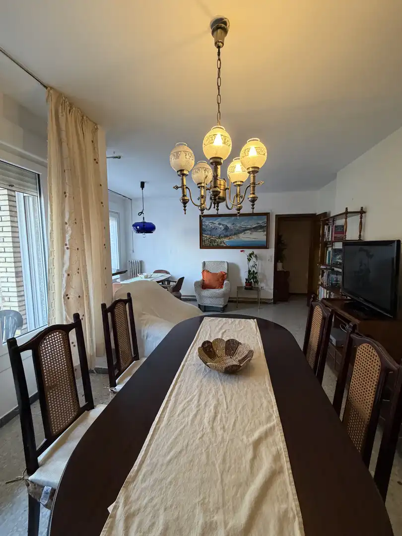 Habitación 100 m², Barbastro