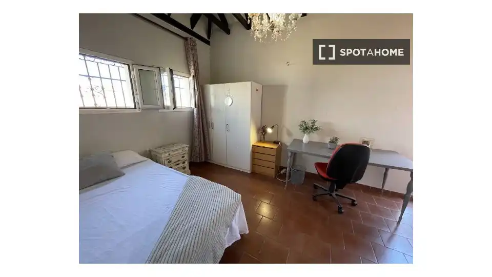 Habitación 345 m², Sevilla