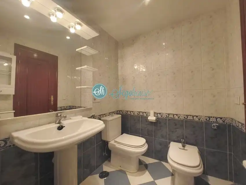Piso de 129 m² en Segovia
