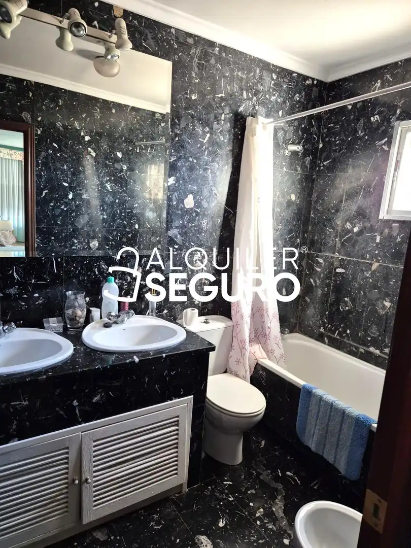 Casa de 250 m² en Lillo