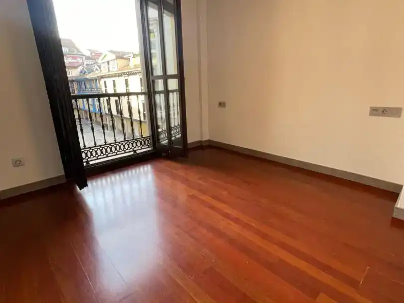 Piso de 80 m² en Oviedo