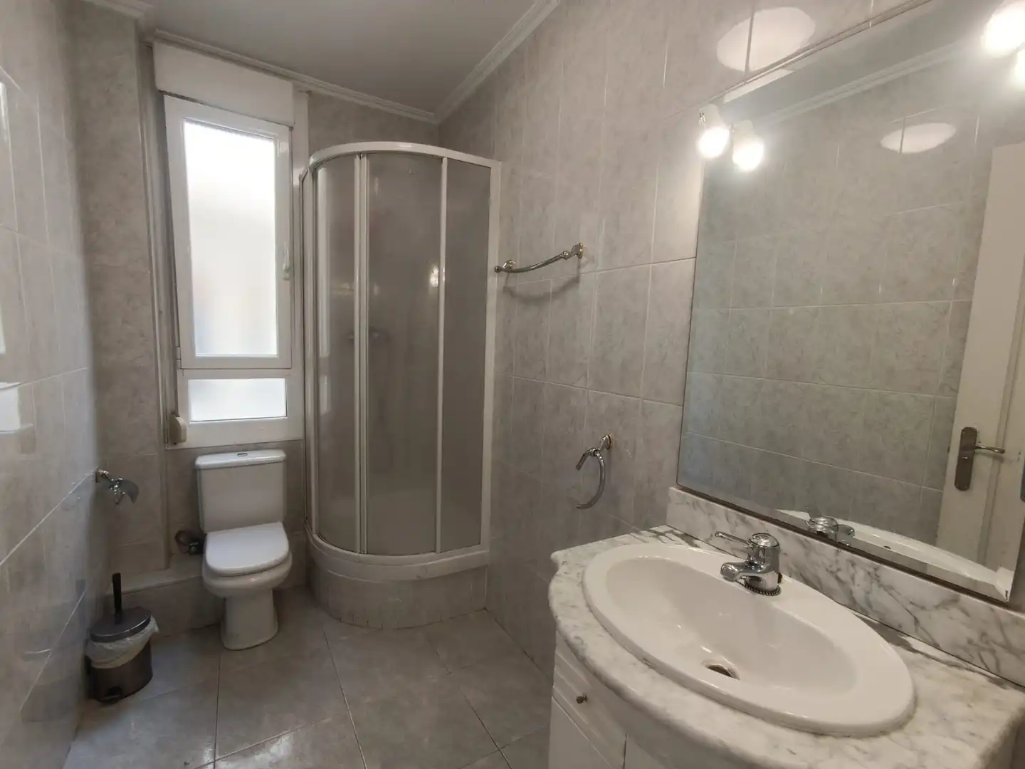 Habitación 100 m², Pamplona