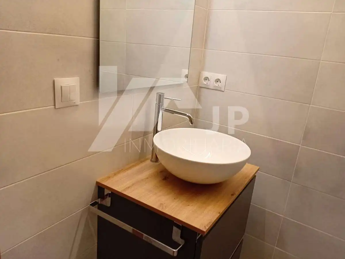 Piso de 90 m² en Granada