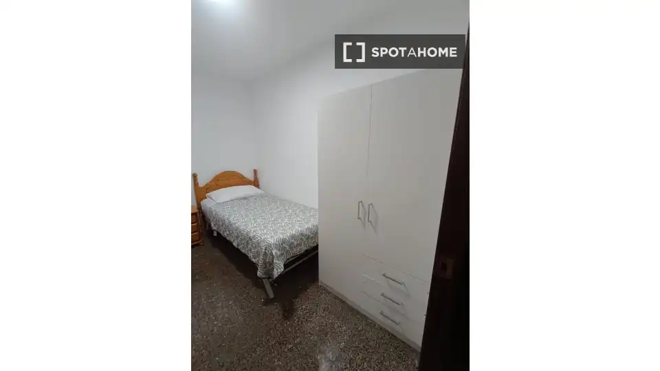 Habitación 75 m², Alicante