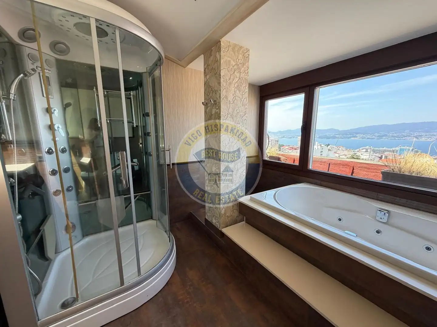 Piso de 250 m² en Vigo