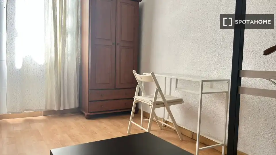 Habitación 81 m², Córdoba