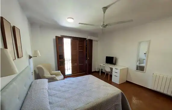 Habitación 504 m², Linares