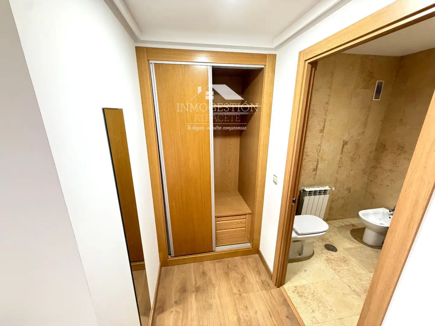 Flat 101 m² in Albacete