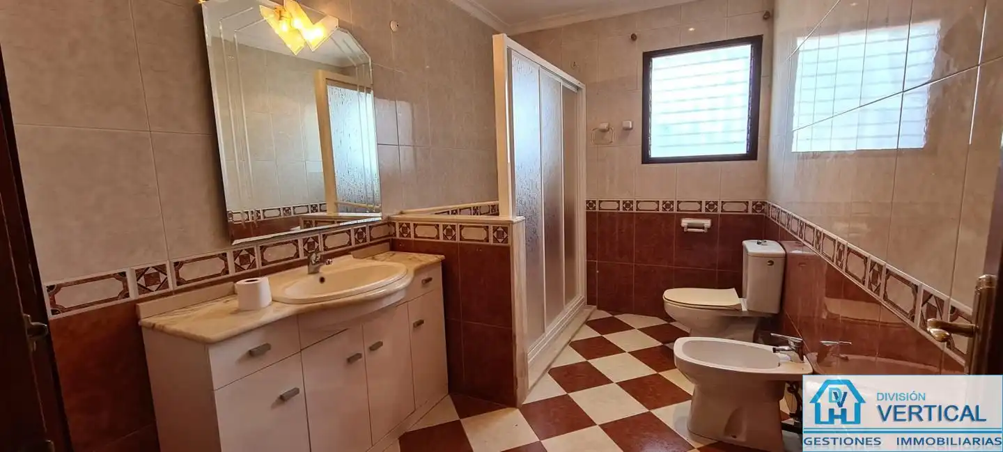 Casa de 630 m² en Riba-roja de Túria
